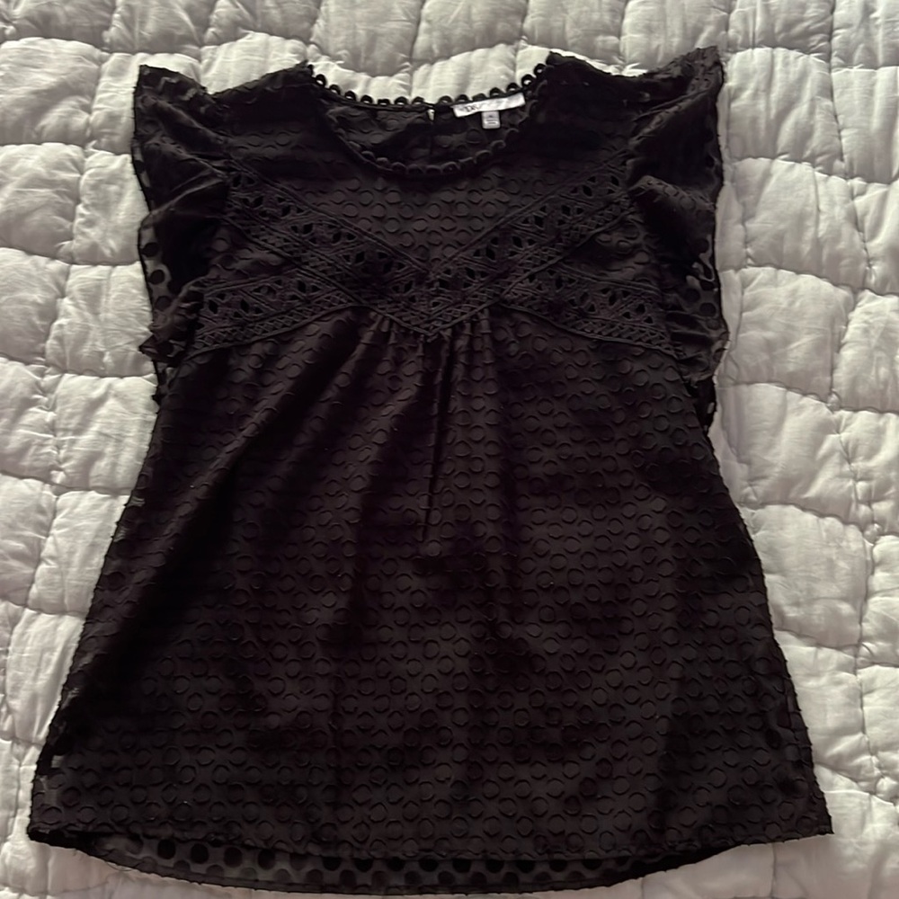 Size medium flutter sleeve blouse by DR2